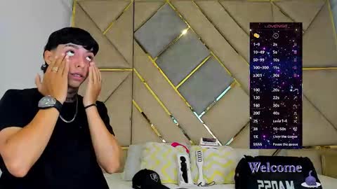 Snapshot of amber_adams_ chatting on 11.02.25 Amber online show from 11.02.25