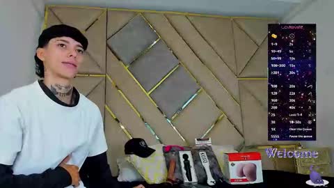 Snapshot of amber_adams_ chatting on 11.06.25 Amber online show from 11.06.25