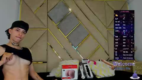 Snapshot of amber_adams_ chatting on 11.07.25 Amber online show from 11.07.25