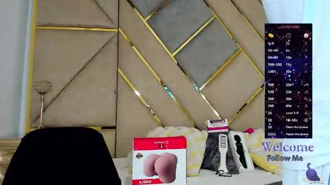 Snapshot of amber_adams_ chatting on 11.09.25 Amber online show from 11.09.25