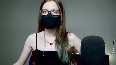 Amber non-nude model online show from 11.24.25