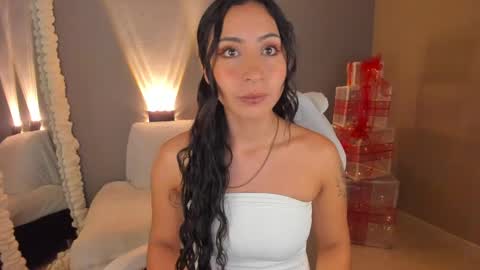 amber_curly online show from 12.31.24
