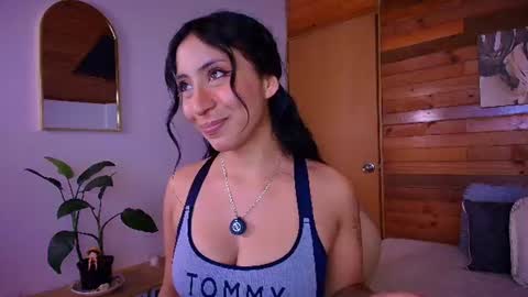 Snapshot of amber_curly chatting on 06.20.26 amber_curly online show from 06.20.26