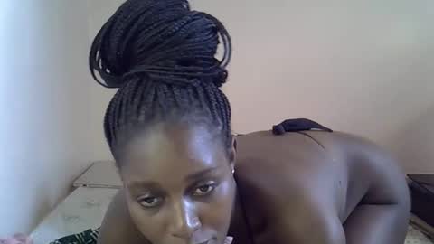 Snapshot of amber_cutie2 chatting on 09.23.25 amber_cutie2 online show from 09.23.25