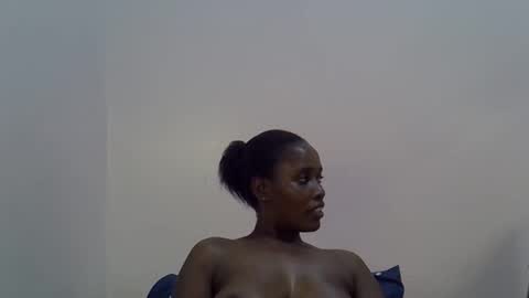 Snapshot of amber_cutie2 chatting on 10.03.25 amber_cutie2 online show from 10.03.25