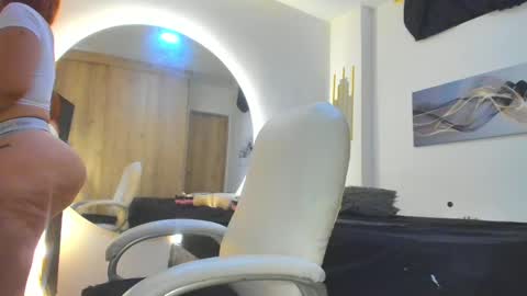 Amber Disney online show from 02.22.25