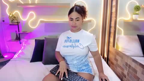 A M B E R  online show from 06.02.26