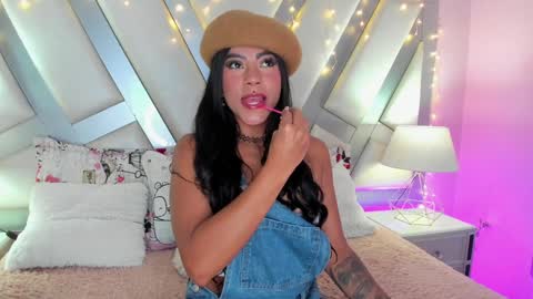 Snapshot of amber_villalobos chatting on 01.29.25 Tell me Amber online show from 01.29.25