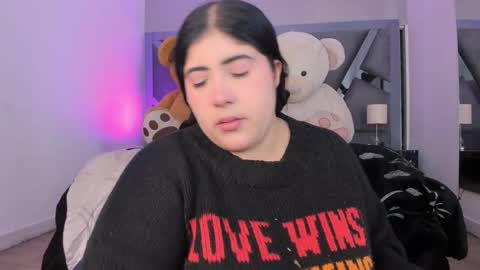 Snapshot of amberinihoffman chatting on 10.17.25 Amber online show from 10.17.25