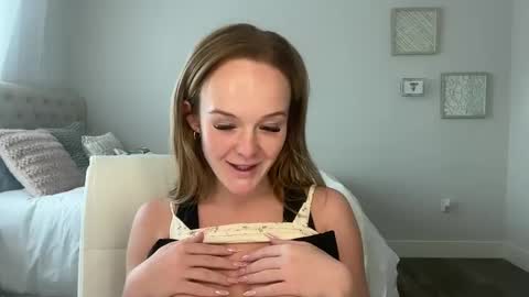 Snapshot of amberjayxox0 chatting on 10.14.25 Amber online show from 10.14.25