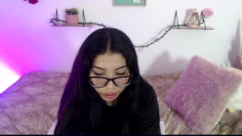 Amber Jeong online show from 01.08.25