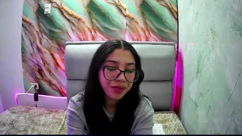 Amber Jeong online show from 01.29.25