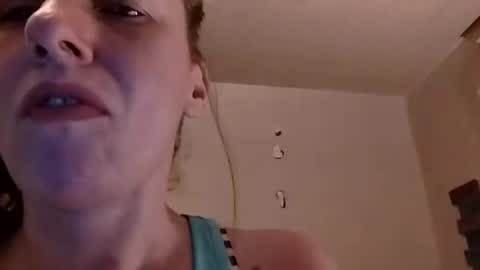 Snapshot of amberjohnson1387 chatting on 09.29.25 amberjohnson1387 online show from 09.29.25