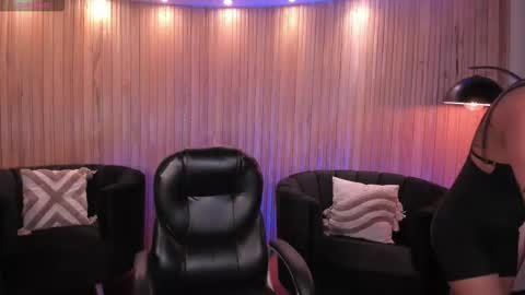 Amber  online show from 11.13.25