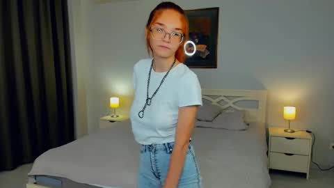 Snapshot of amberlyconda chatting on 10.11.25 Sofia online show from 10.11.25