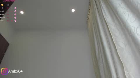 Snapshot of ambermiller04 chatting on 02.11.25 Amber online show from 02.11.25