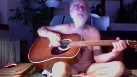 Snapshot of amberr11 chatting on 10.04.25 Amberr11 online show from 10.04.25