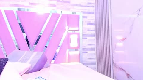 Snapshot of amberr_sweett chatting on 04.22.26 Amber online show from 04.22.26