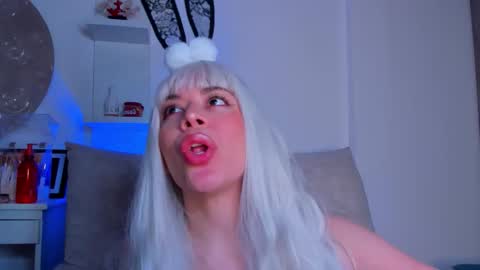 Amber Redzee online show from 10.26.25