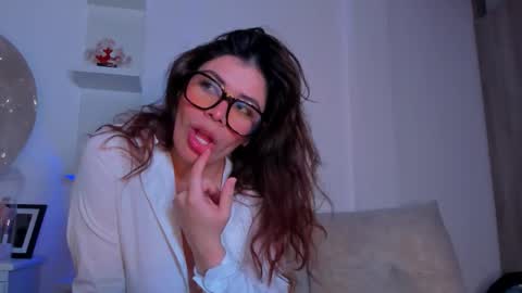 Amber Redzee online show from 11.16.25