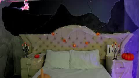 Amber Grey online show from 10.13.25