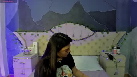 Amber Grey online show from 11.19.25