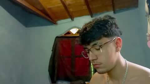 Snapshot of ameli_and_lucas chatting on 09.15.25 Amelia Lucas online show from 09.15.25