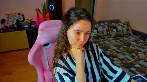 Snapshot of ameli_moon chatting on 07.26.26 Eileen online show from 07.26.26