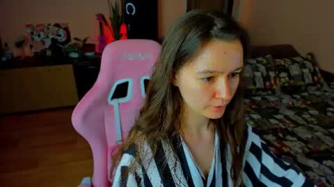 Snapshot of ameli_moon chatting on 07.27.26 Eileen online show from 07.27.26