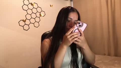 Snapshot of amelia___hall chatting on 10.02.25 Amelia online show from 10.02.25