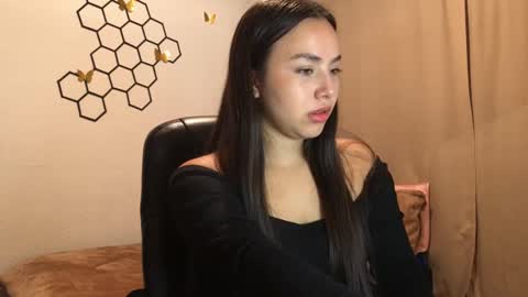 Snapshot of amelia___hall chatting on 11.04.25 Amelia online show from 11.04.25