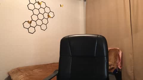 Snapshot of amelia___hall chatting on 11.10.25 Amelia online show from 11.10.25