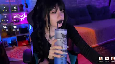 Amelia Aley  online show from 04.22.26