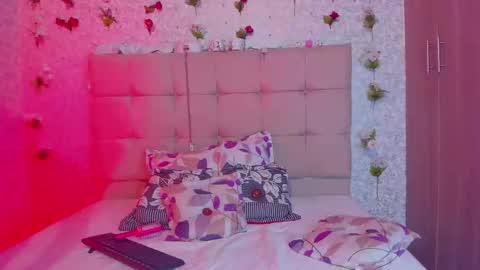 Snapshot of amelia_ferrerx chatting on 10.15.25 amelia_ferrerx online show from 10.15.25