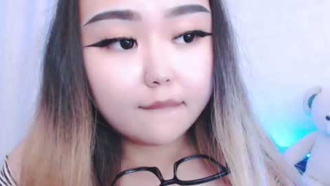 Snapshot of amelia_sunlight chatting on 06.27.26 Amelia online show from 06.27.26