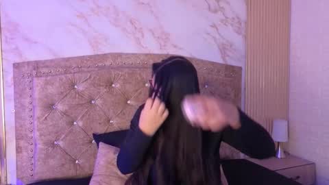 AMELIA CASTELL  online show from 03.24.26