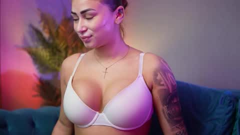  Amelia  online show from 11.09.25