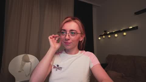 Snapshot of ameliamber0 chatting on 12.16.24 Amelia online show from 12.16.24