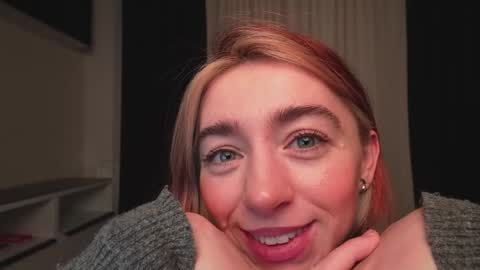 Snapshot of ameliamber0 chatting on 12.17.24 Amelia online show from 12.17.24