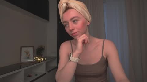 Snapshot of ameliamber0 chatting on 01.25.25 Amelia online show from 01.25.25