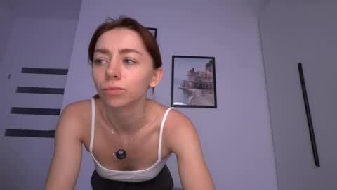 Snapshot of ameliamber0 chatting on 10.05.25 Amelia online show from 10.05.25