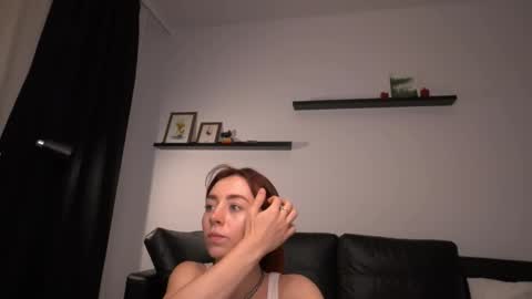 Snapshot of ameliamber0 chatting on 10.08.25 Amelia online show from 10.08.25