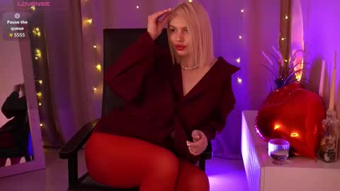 Snapshot of ameliawells chatting on 02.12.26 Amelia online show from 02.12.26