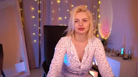 Snapshot of ameliawells chatting on 02.20.26 Amelia online show from 02.20.26