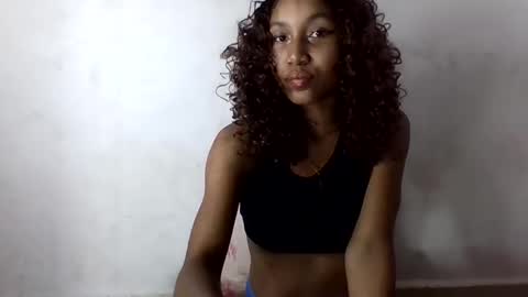 Snapshot of amelisy20005 chatting on 04.25.26 amelisy20005 online show from 04.25.26