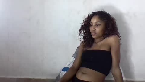 Snapshot of amelisy20005 chatting on 04.28.26 amelisy20005 online show from 04.28.26