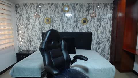 Amell Thomson online show from 01.16.25