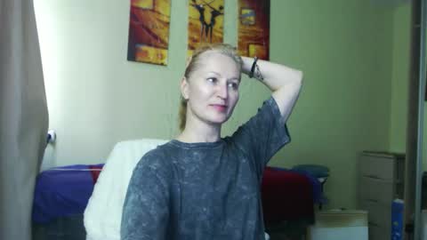 Snapshot of amelly777 chatting on 05.24.26 amelly777 online show from 05.24.26