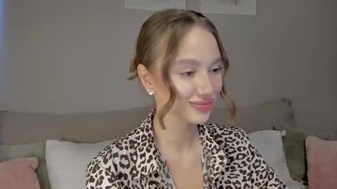 Snapshot of amelydoll18 chatting on 10.02.25 Stefa online show from 10.02.25