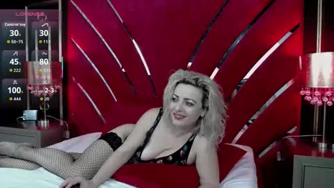 Snapshot of amelyss chatting on 11.13.25 Amelya online show from 11.13.25